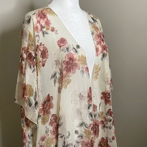 Mason & Mackenzie Floral Kimono